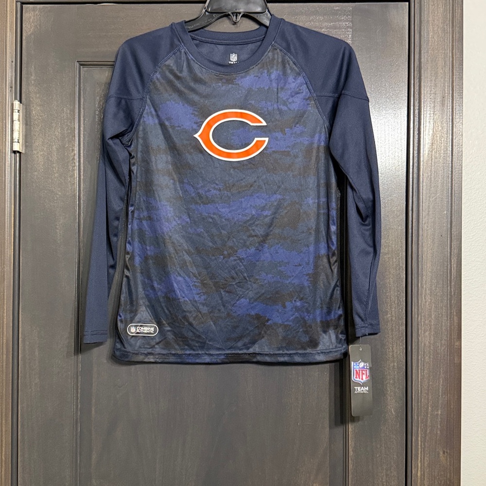 NFL Chicago Bears NWT‎ Boys performance Long Sleeve Tee Size Large